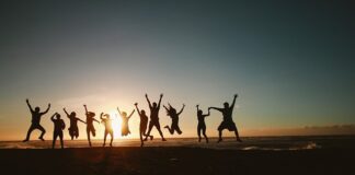 Jakie wykształcenie musi mieć pomoc nauczyciela w przedszkolu?