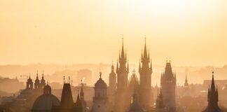 Jakie są dwa cele zapewnienia spójności i integralności danych?