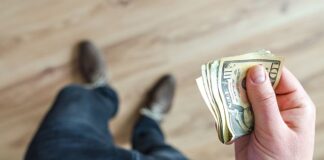 Co pracodawca odlicza od wypłaty?