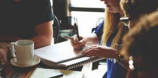 Jak prowadzić spotkanie z rodzicami?